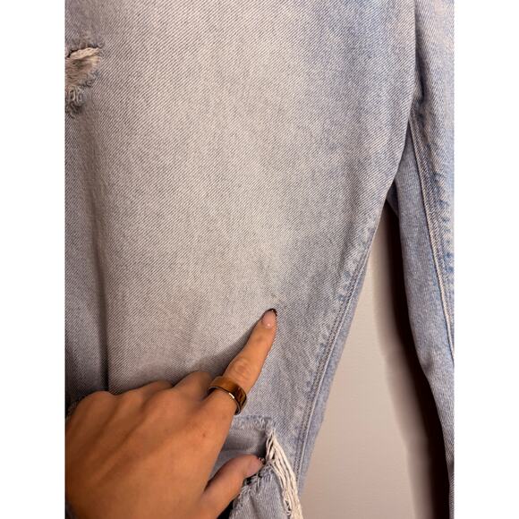 American Eagle Light Wash Curvy Mom Sigrid Distressed Womens Jeans Size 4 - Picture 5 of 8